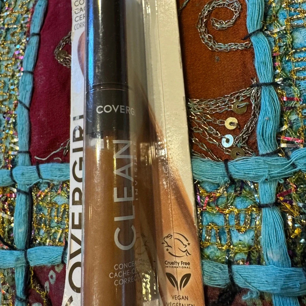 COVERGIRL Clean Concealer in Warm Brown